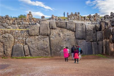 Festung Sacayhuamán mit Touristen